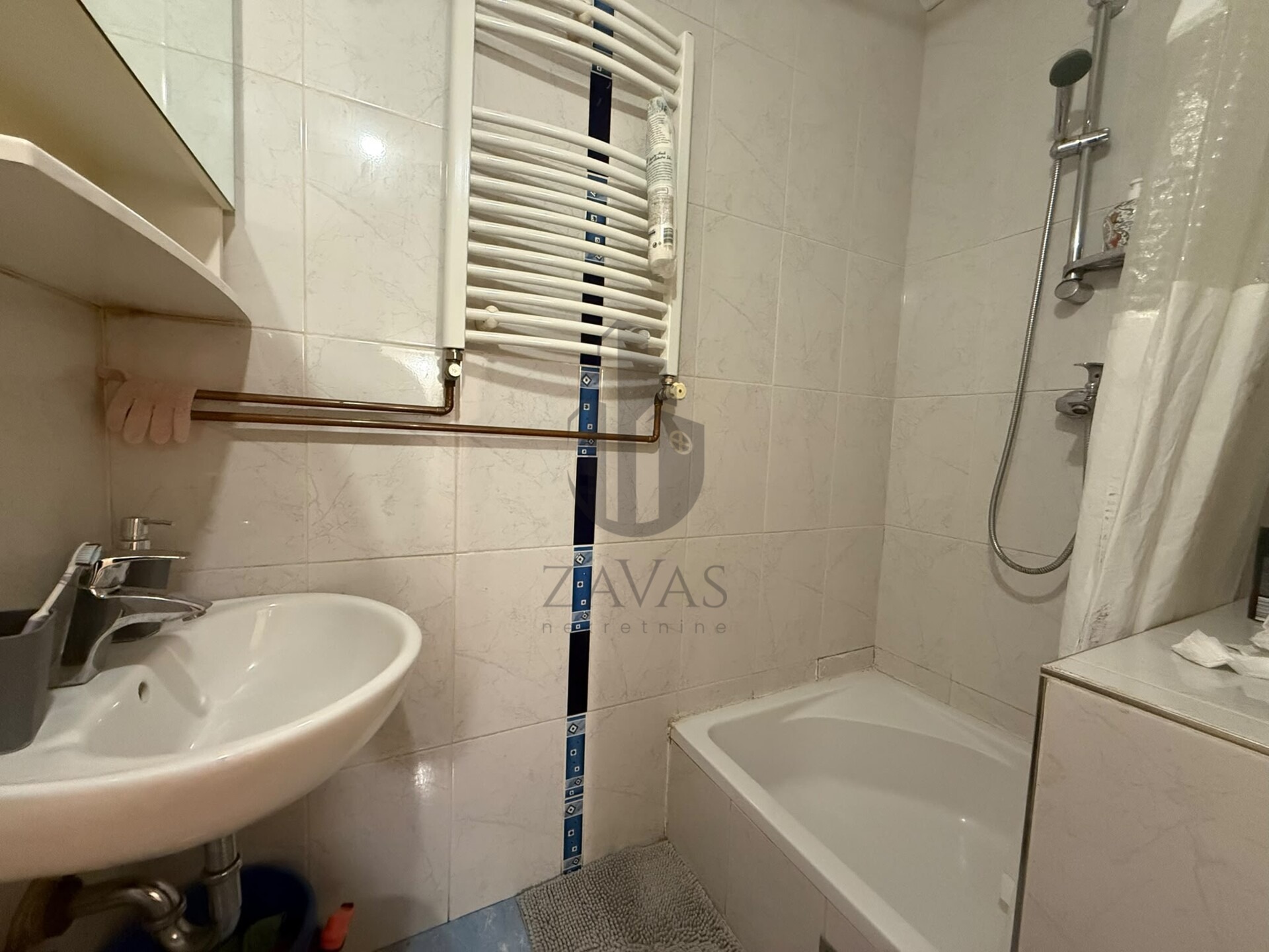 Kuća Zaprešić : 260m2 + Garaža (130m2 okućnice) (10)