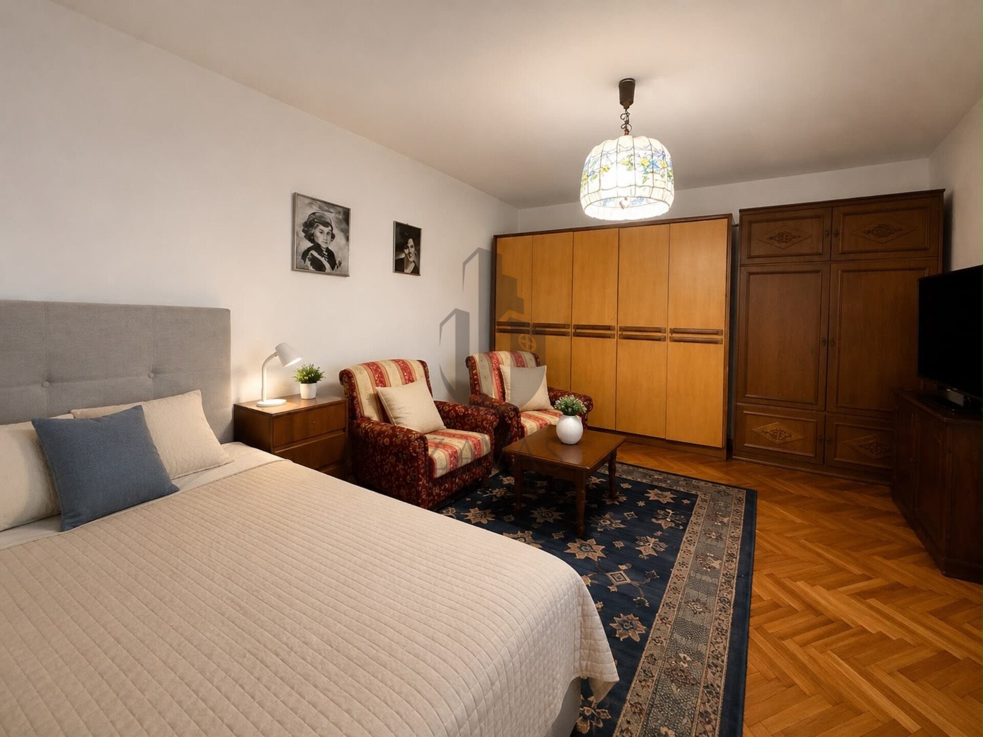 Kuća Zaprešić : 260m2 + Garaža (130m2 okućnice) (2)