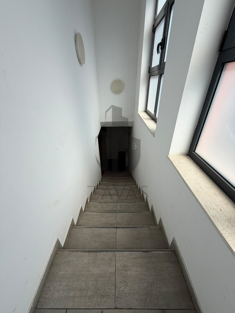 Geschäftsraum, Zagreb Veliko Polje: 240 m² + 6 Parkplätze + Garagen (11)