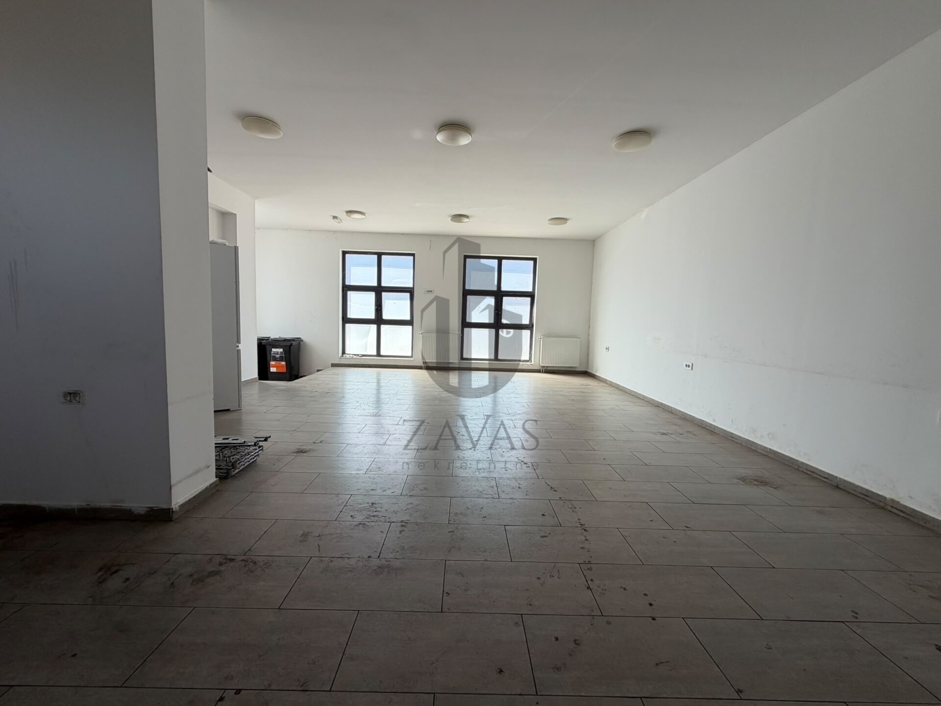 Geschäftsraum, Zagreb Veliko Polje: 240 m² + 6 Parkplätze + Garagen (2)