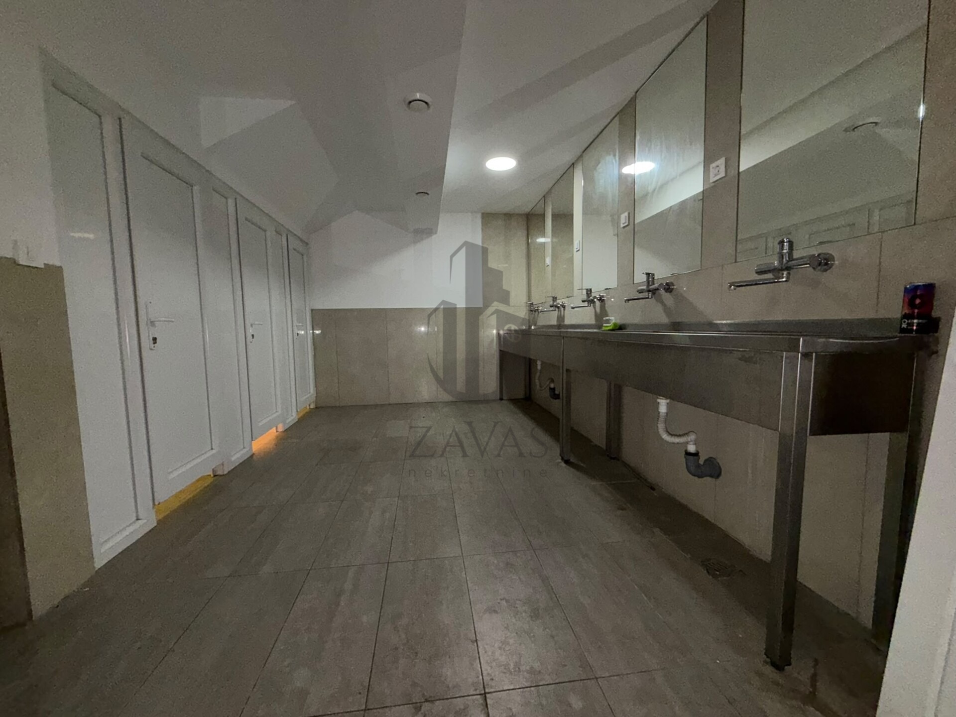 Geschäftsraum, Zagreb Veliko Polje: 240 m² + 6 Parkplätze + Garagen (4)