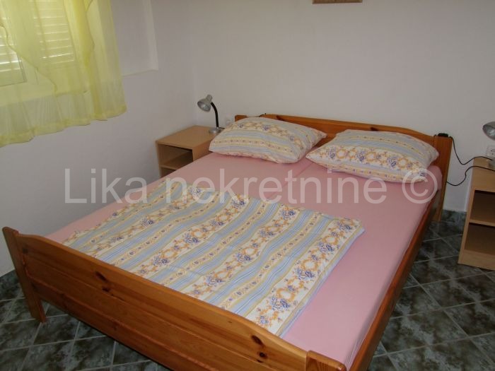 CESARICA - kuća s 4 apartmana,lokal, garaža (7)