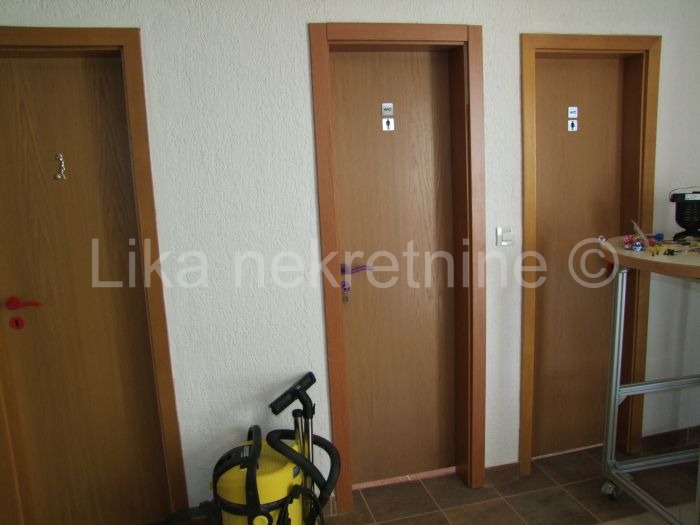 CESARICA - kuća s 4 apartmana,lokal, garaža (15)