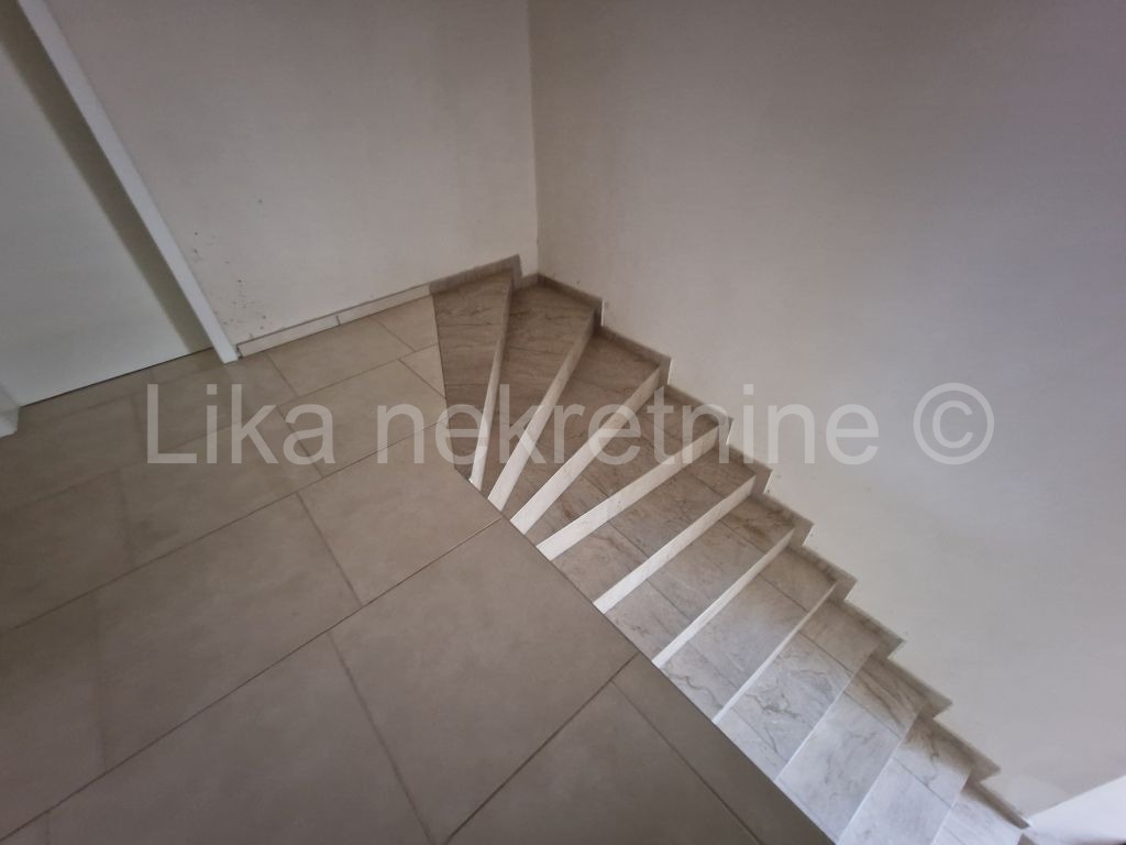 KARLOBAG - centar - kuća II.red do mora - restoran s apartmanima (23)