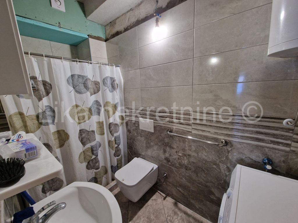 KARLOBAG - centar - kuća II.red do mora - restoran s apartmanima (29)