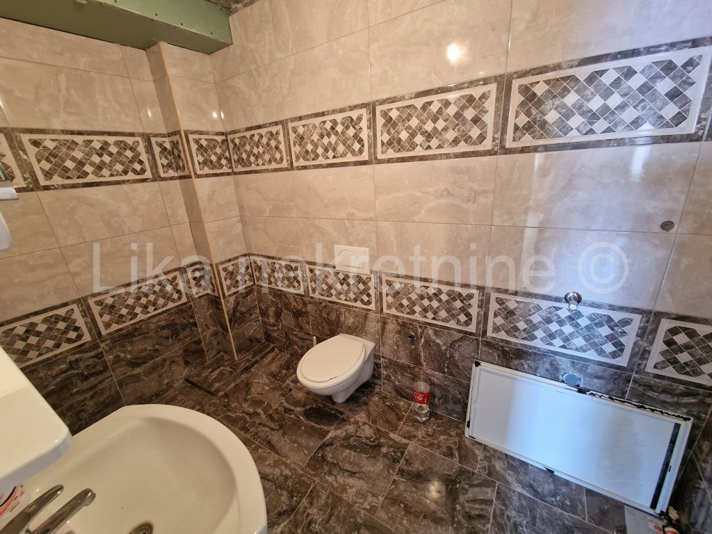 KARLOBAG - centar - kuća II.red do mora - restoran s apartmanima (19)