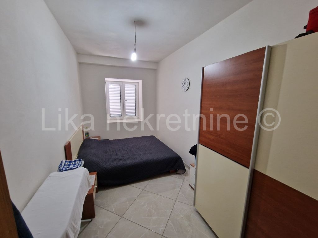 KARLOBAG - centar - kuća II.red do mora - restoran s apartmanima (24)