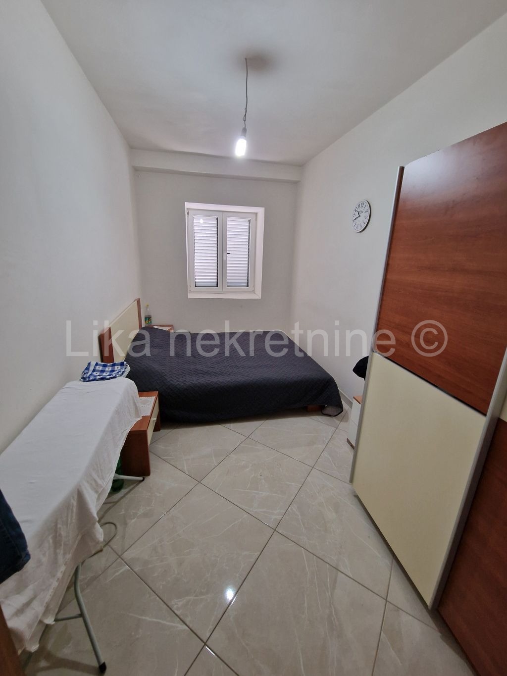 KARLOBAG - centar - kuća II.red do mora - restoran s apartmanima (26)