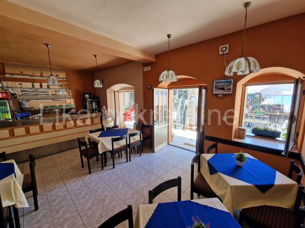 KARLOBAG - centar - kuća II.red do mora - restoran s apartmanima (6)