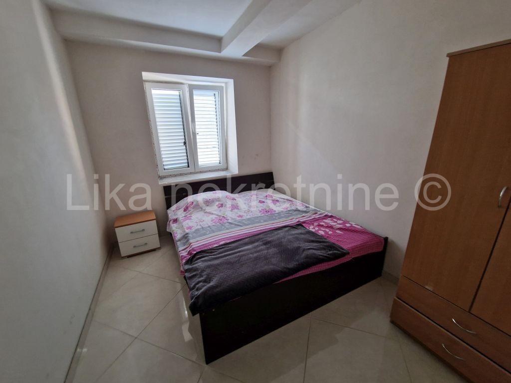 KARLOBAG - centar - kuća II.red do mora - restoran s apartmanima (21)