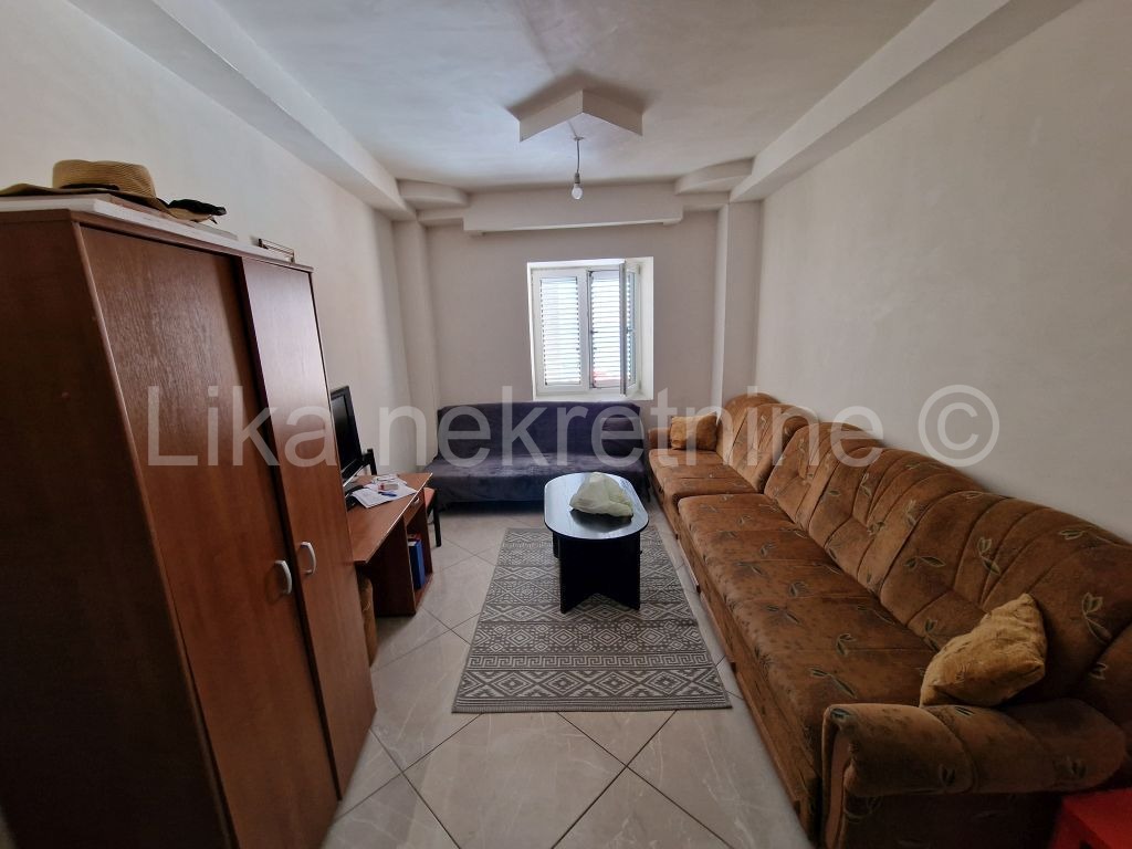 KARLOBAG - centar - kuća II.red do mora - restoran s apartmanima (8)