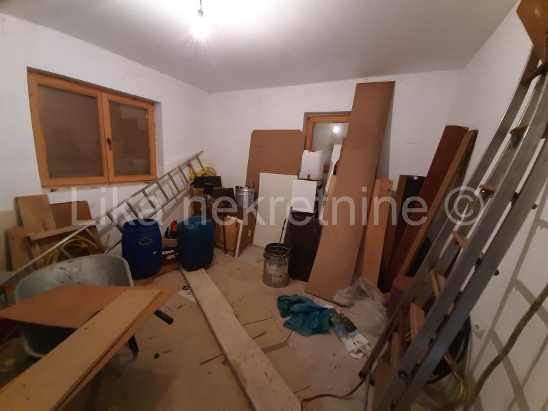 OTOČAC - Glavace - seosko gospodarstvo, 2 kuće i zemljište 40.000 m2 (7)
