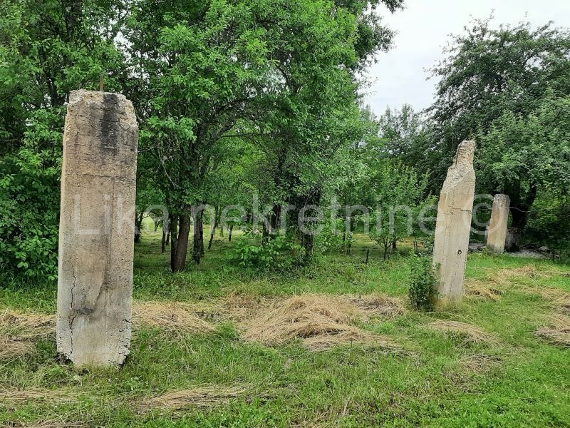 OTOČAC - Glavace - seosko gospodarstvo, 2 kuće i zemljište 40.000 m2 (14)