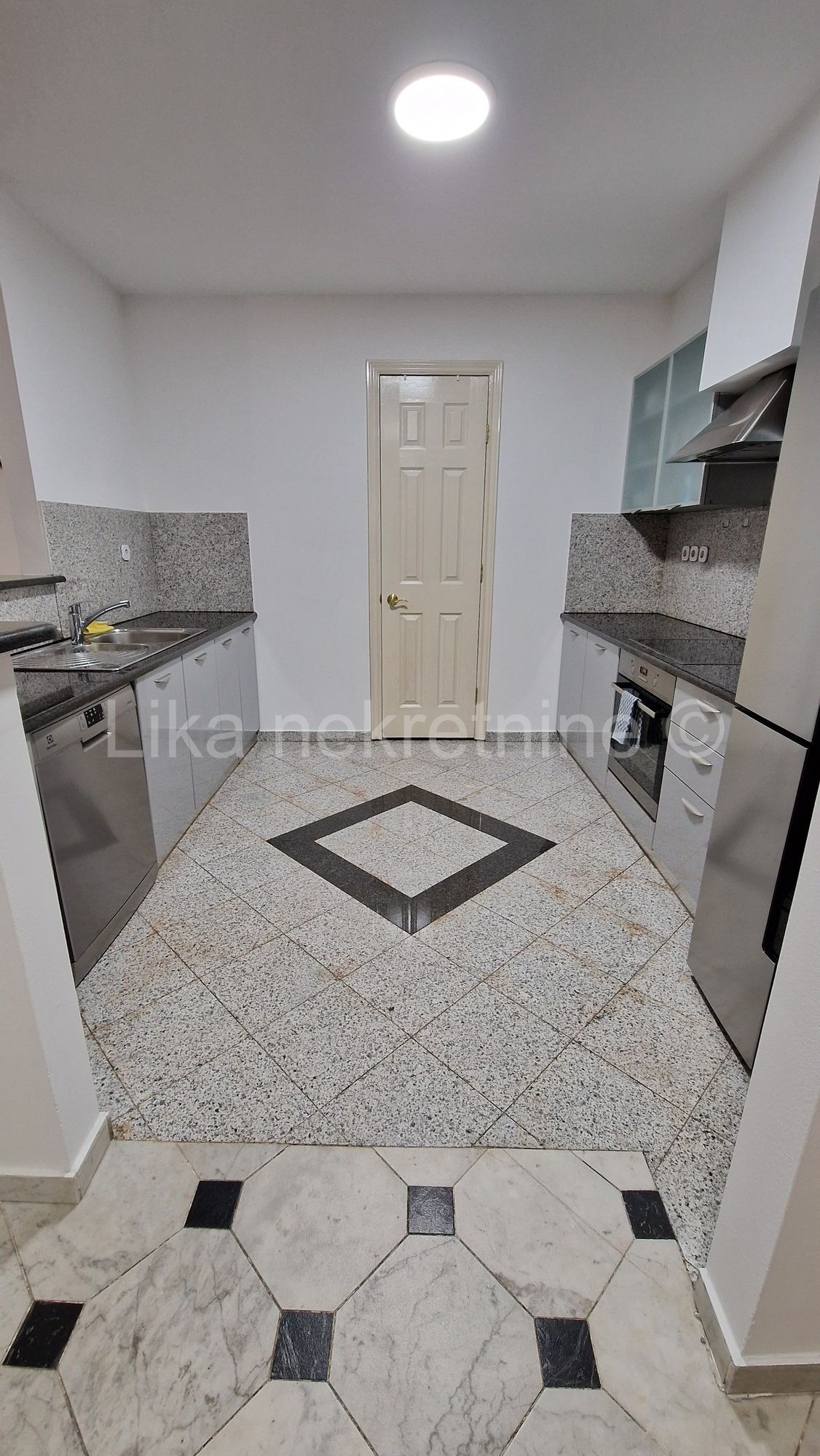 Zagreb - Centar - Trosoban stan - 3. kat - LIFT - Najam (6)