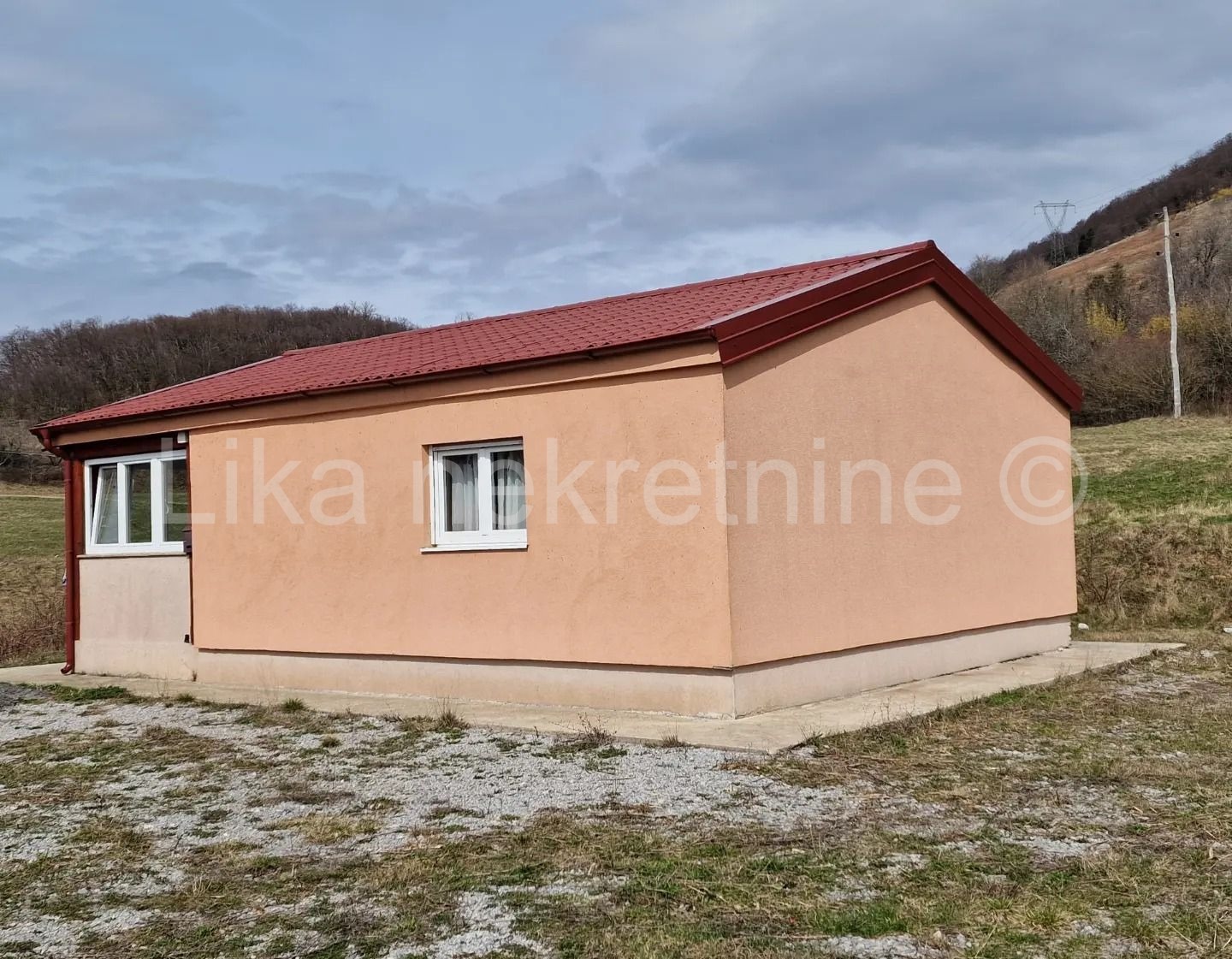PROKIKE ( Brinje) - kuća prizemnica za odmor u prirodi (10)