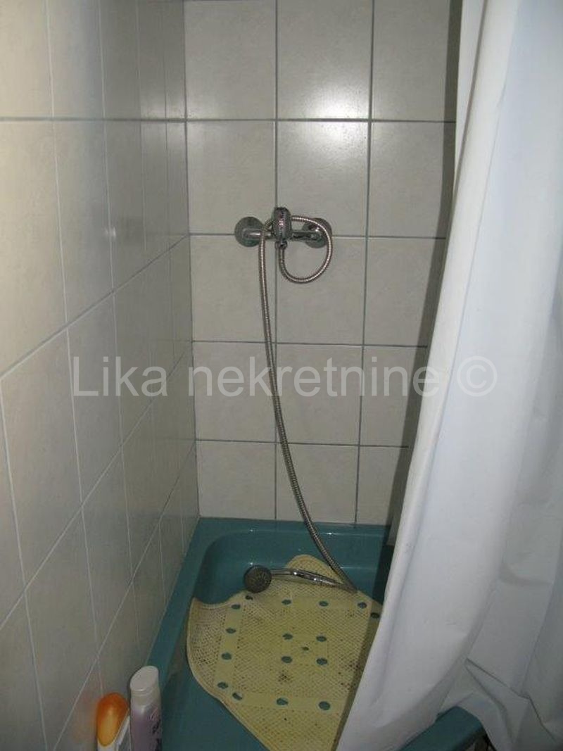 GOSPIĆ - Bilaj - kuća prizemnica i okućnica 366 m2 (8)