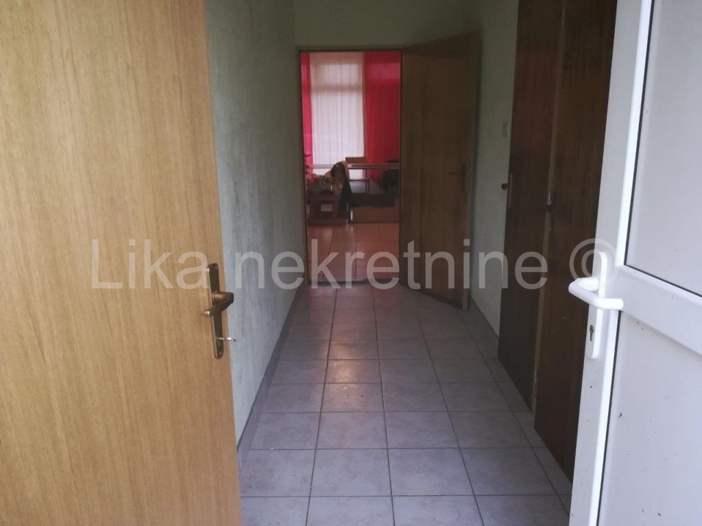 GOSPIĆ - Bilaj - kuća prizemnica i okućnica 366 m2 (6)