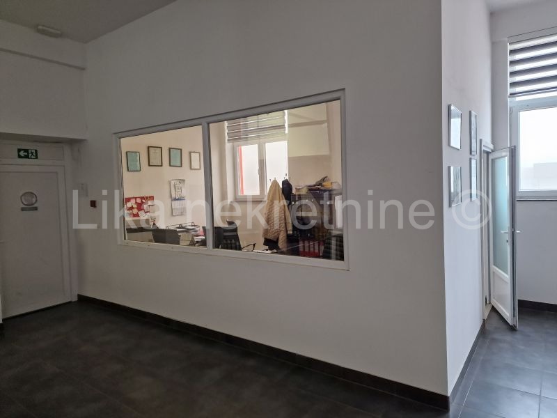 OTOČAC - Proizvodno/skladišni/prodajni prostor 200 m2
