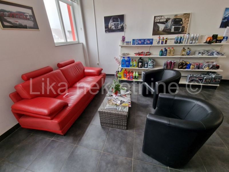 OTOČAC - Proizvodno/skladišni/prodajni prostor 200 m2 (3)