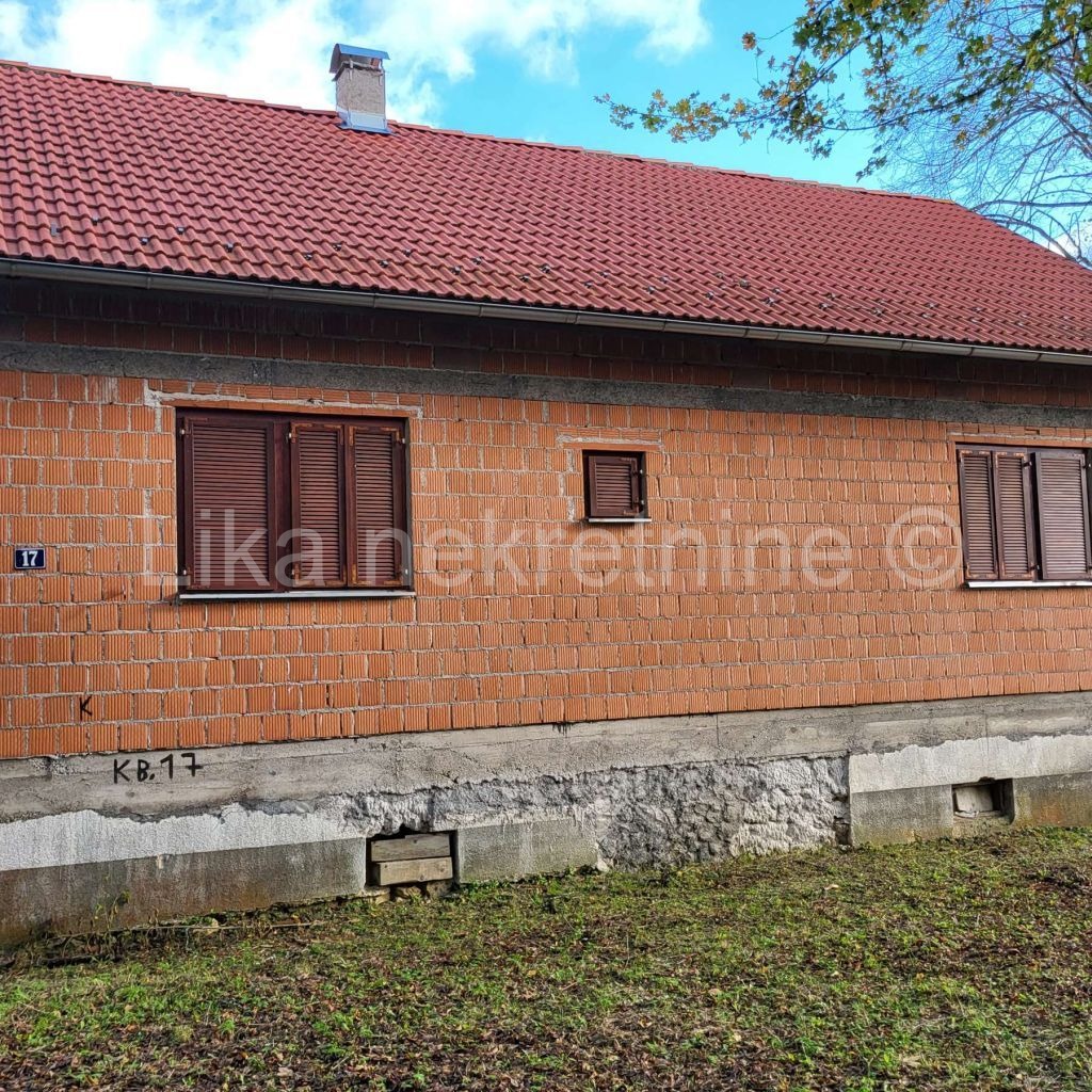 VODOTEČ ( Brinje ) - kuća prizemnica, dvorište i oranica (2)