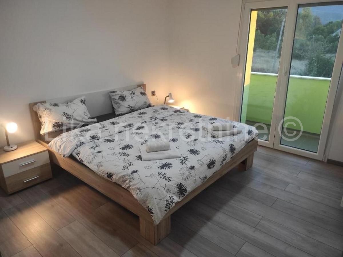 LOVINAC- Štikada uhodan objekt za turizam, bazen, velnes, sauna. (19)