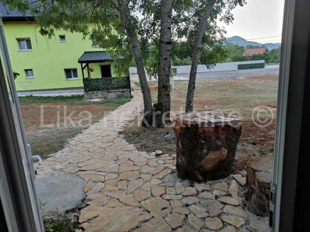 LOVINAC- Štikada uhodan objekt za turizam, bazen, velnes, sauna. (3)