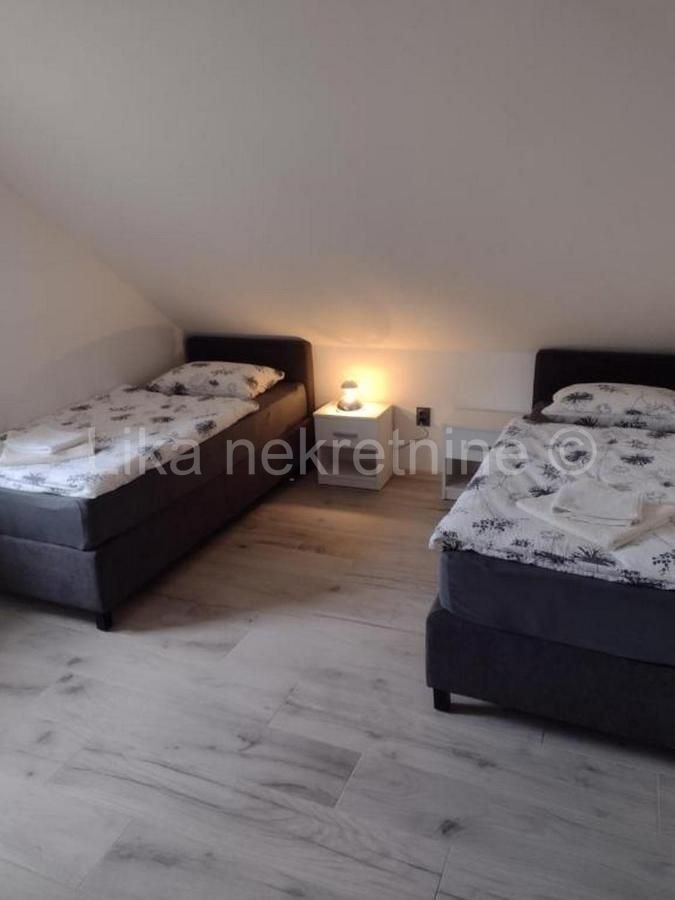 LOVINAC- Štikada uhodan objekt za turizam, bazen, velnes, sauna. (10)
