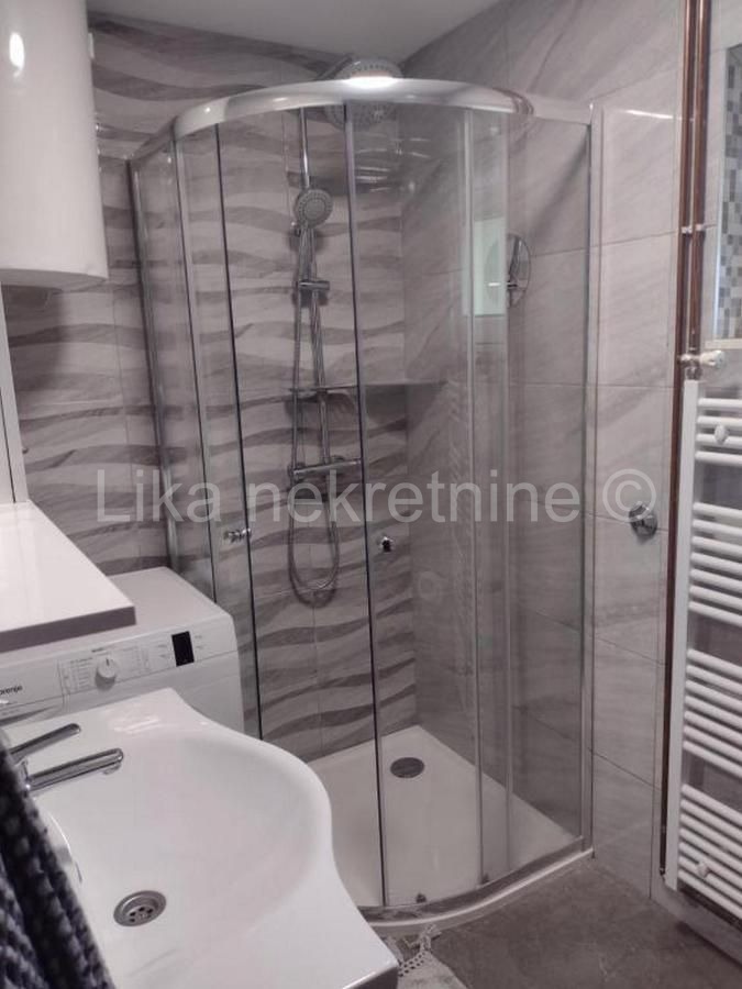 LOVINAC- Štikada uhodan objekt za turizam, bazen, velnes, sauna. (23)
