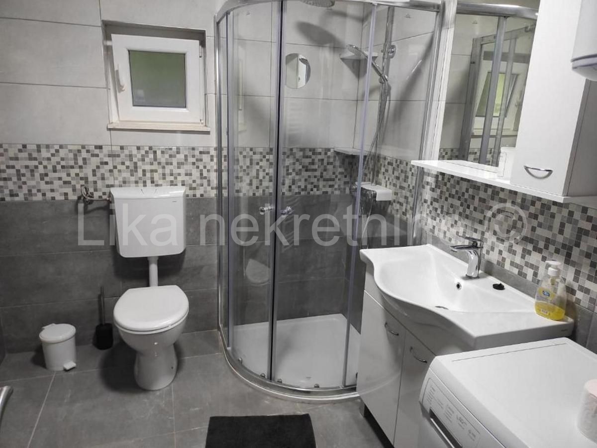 LOVINAC- Štikada uhodan objekt za turizam, bazen, velnes, sauna. (24)