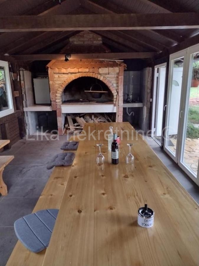 LOVINAC- Štikada uhodan objekt za turizam, bazen, velnes, sauna. (13)
