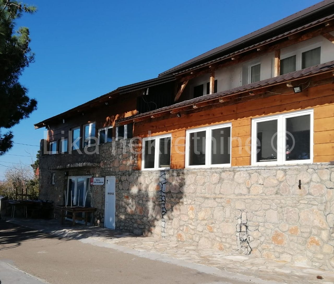 KARLOBAG - kuća s restoranom 1.red do mora (2)