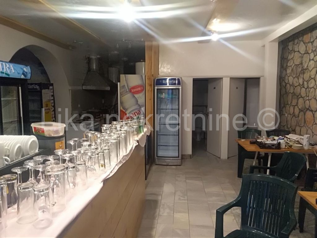 KARLOBAG - kuća s restoranom 1.red do mora (17)