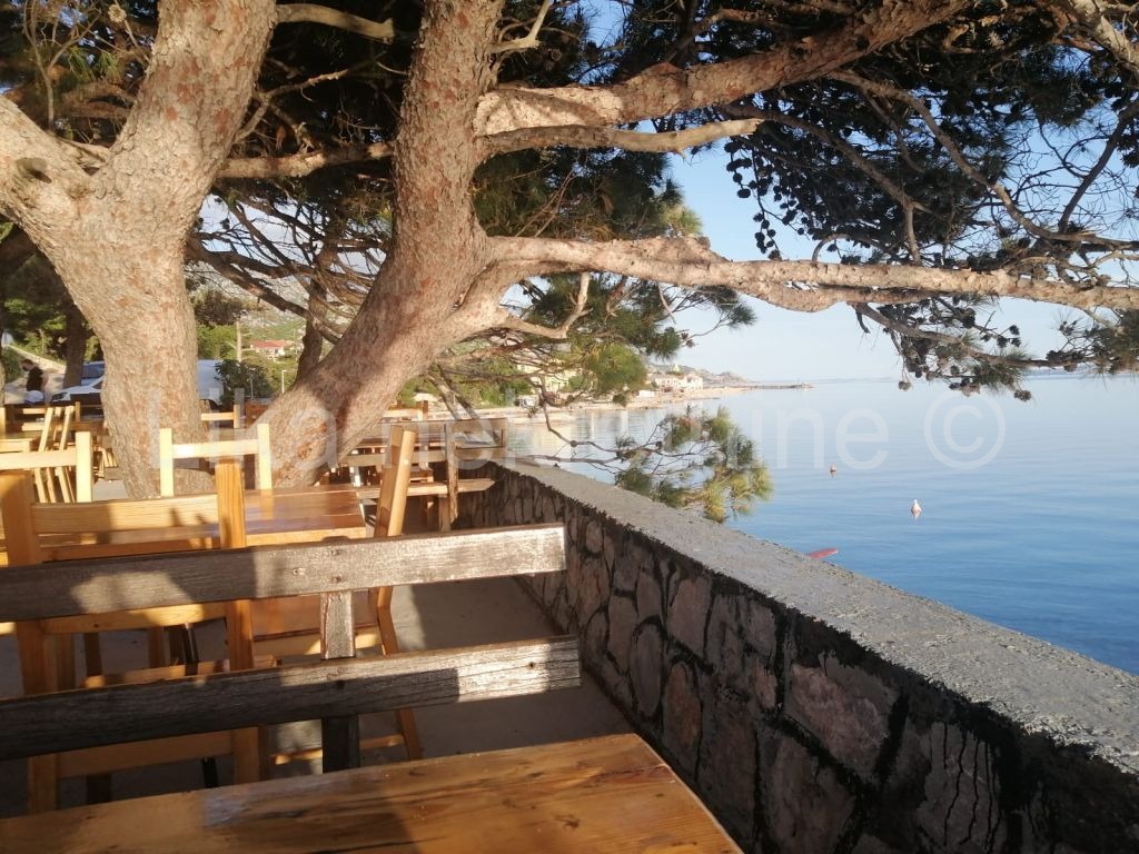 KARLOBAG - kuća s restoranom 1.red do mora (8)