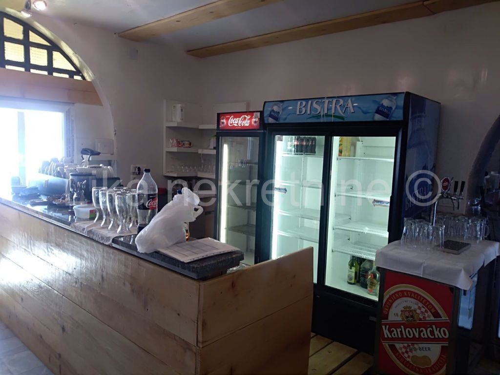 KARLOBAG - kuća s restoranom 1.red do mora (12)