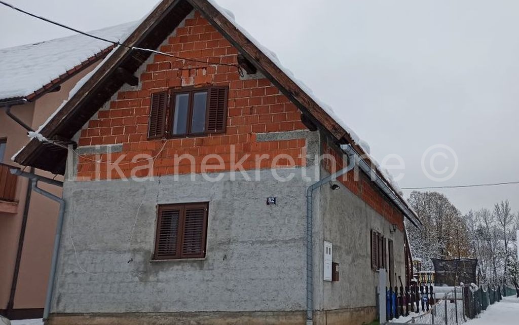 SABORSKO - obiteljska kuća s dva stana
