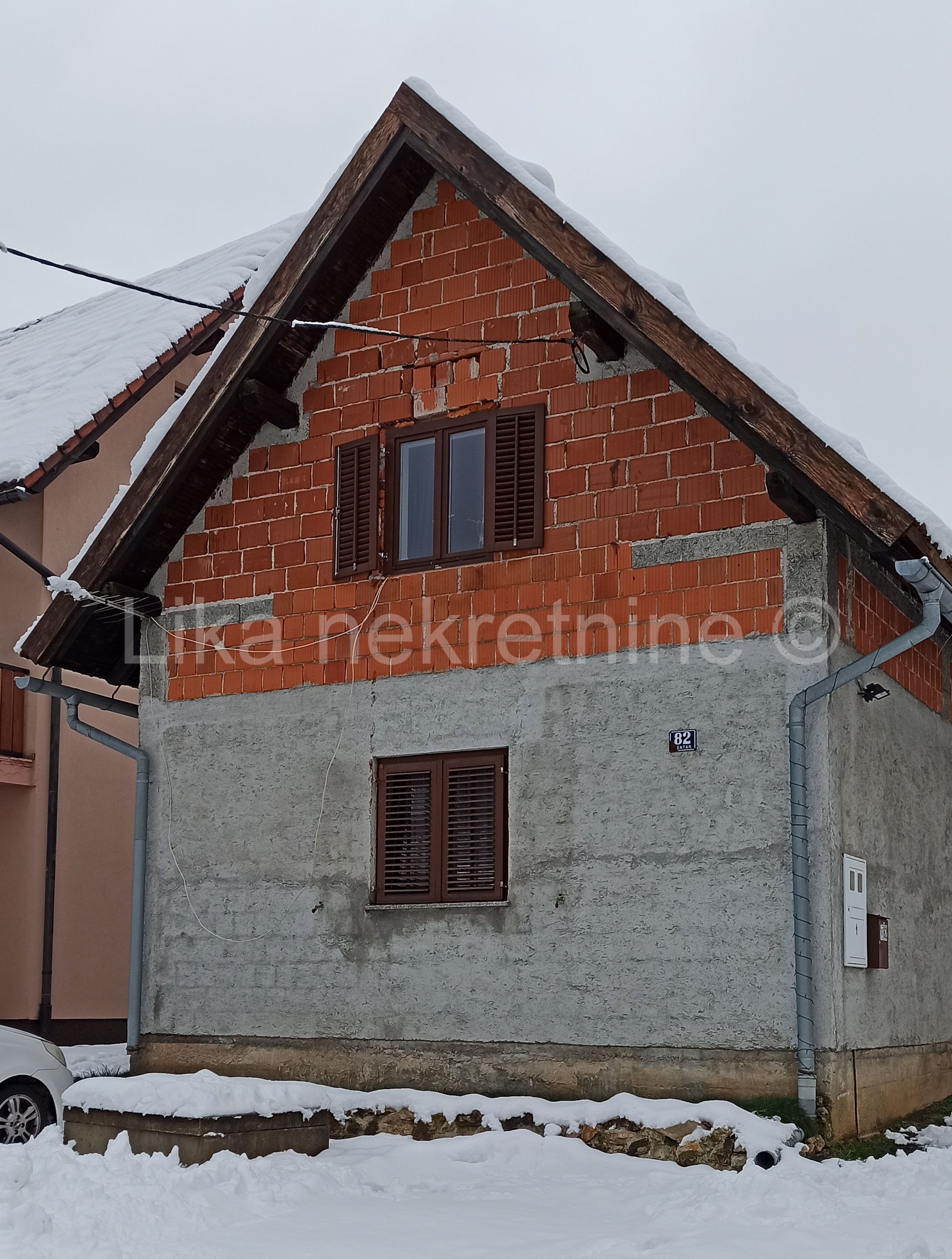 SABORSKO - obiteljska kuća s dva stana (3)