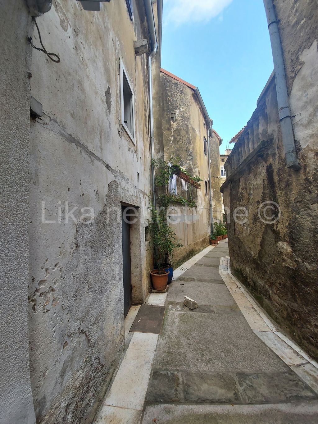 SENJ - centar, stambeno-poslovna zgrada (4)