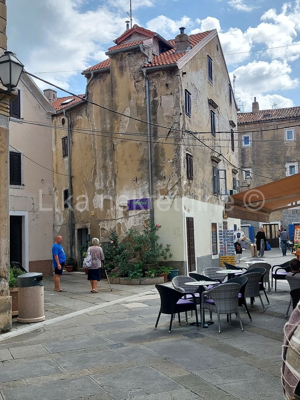 SENJ - centar, stambeno-poslovna zgrada (3)