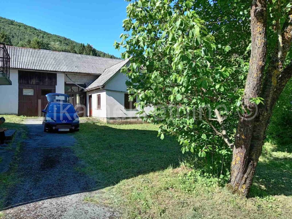 VRHOVINE - kuća s gospodarskim zgradama, voćnjak, oranica (14)