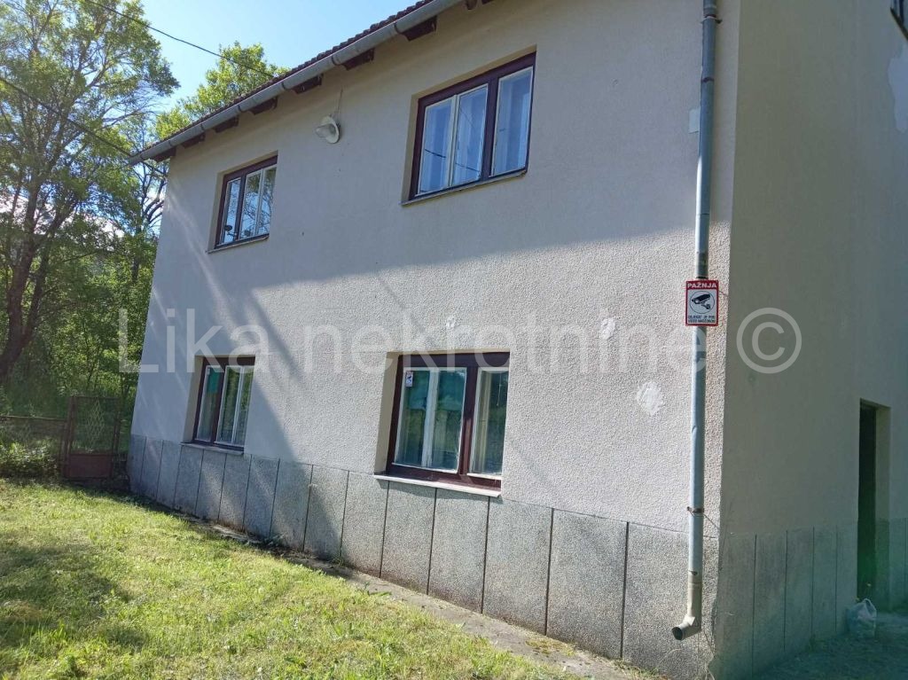 VRHOVINE - kuća s gospodarskim zgradama, voćnjak, oranica (13)