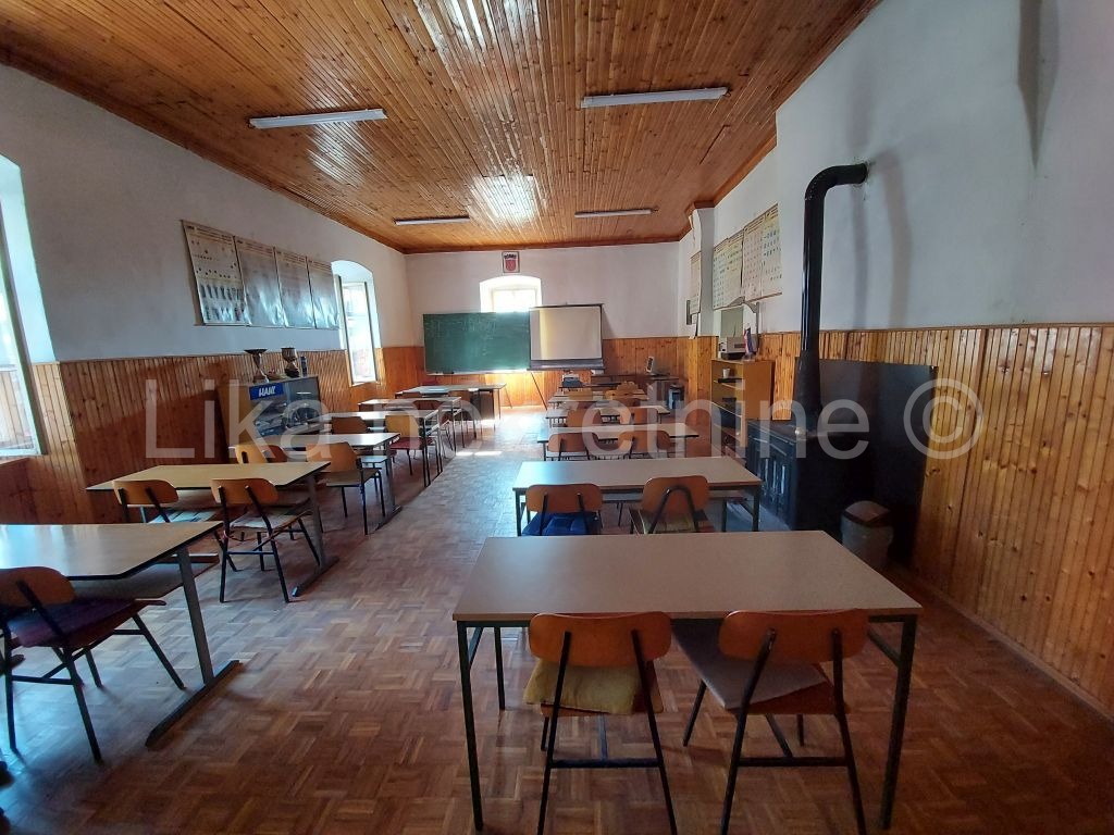 OTOČAC - Stambeno-poslovni objekt (4)