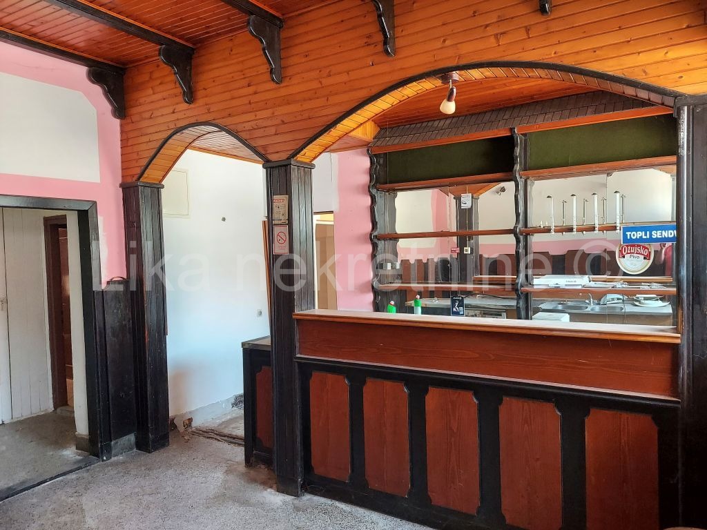 VRHOVINE - centar, poslovni prostor - lokal (2)