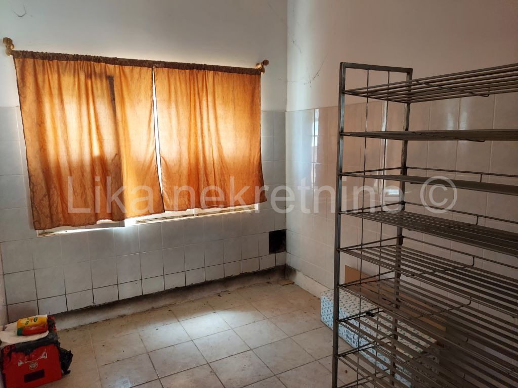 VRHOVINE - centar, poslovni prostor - lokal (3)