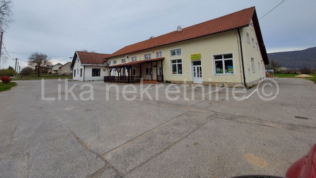 LIČKO LEŠĆE - Stambeno-poslovni objekat ( zadružni dom ) (2)