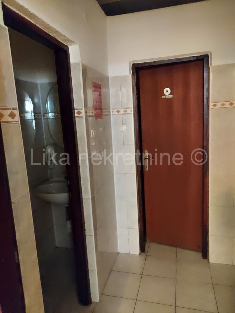 LIČKO LEŠĆE - Stambeno-poslovni objekat ( zadružni dom ) (25)