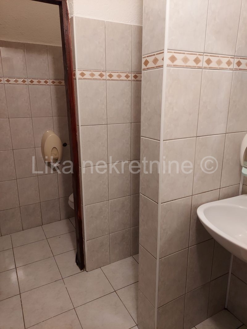 LIČKO LEŠĆE - Stambeno-poslovni objekat ( zadružni dom ) (26)
