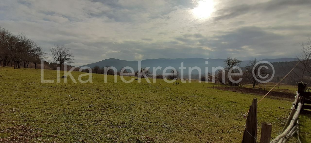 VRHOVINE, Seoci- starinska kuća sa velikom okućnicom, 3,5 ha (6)