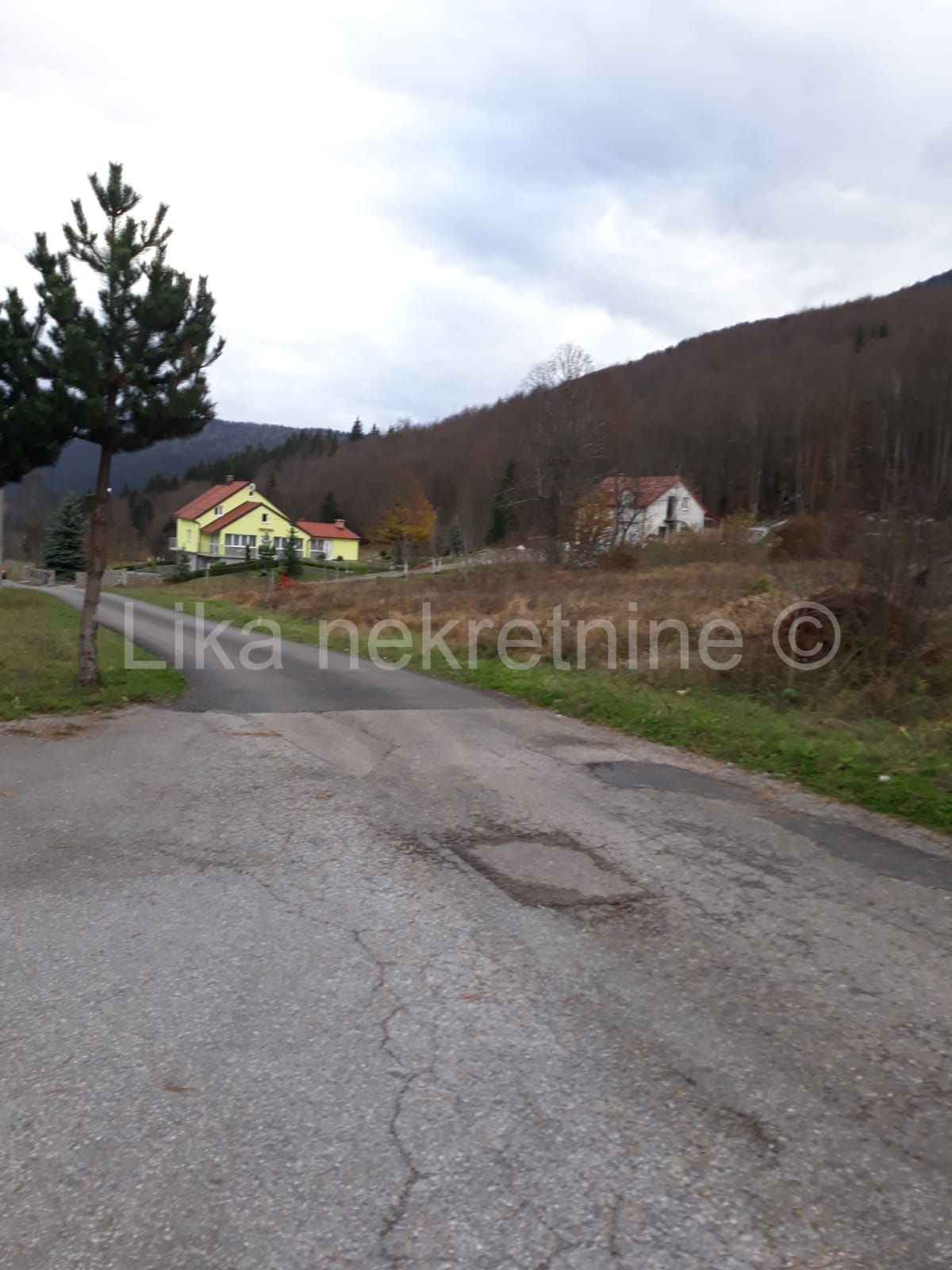KRASNO, centar - građevinsko i poljoprivredno zemljište (2)