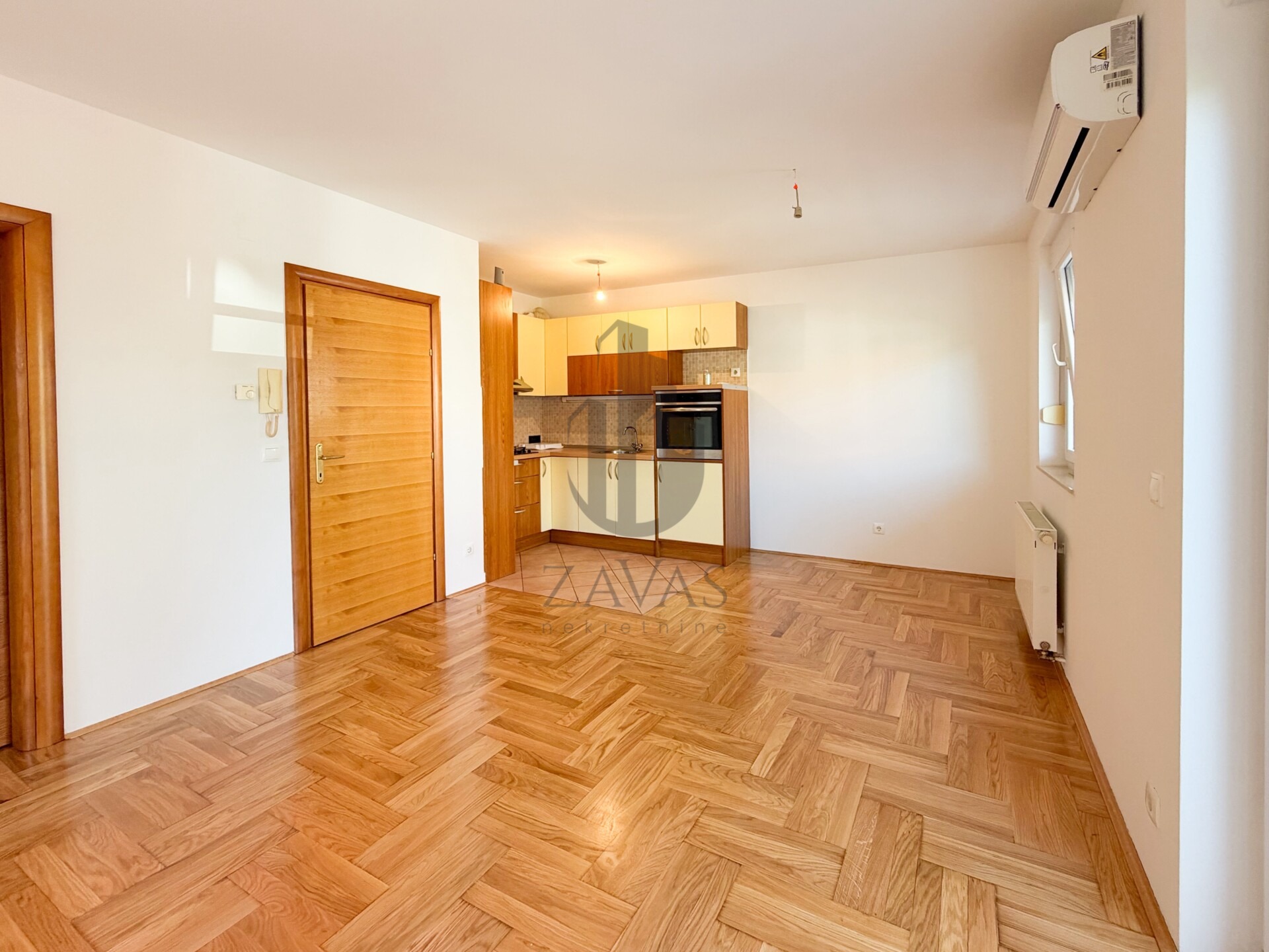 Dvosoban stan, Zagreb: Vrapče 49,5m2 + 24m2 + VPM (2)