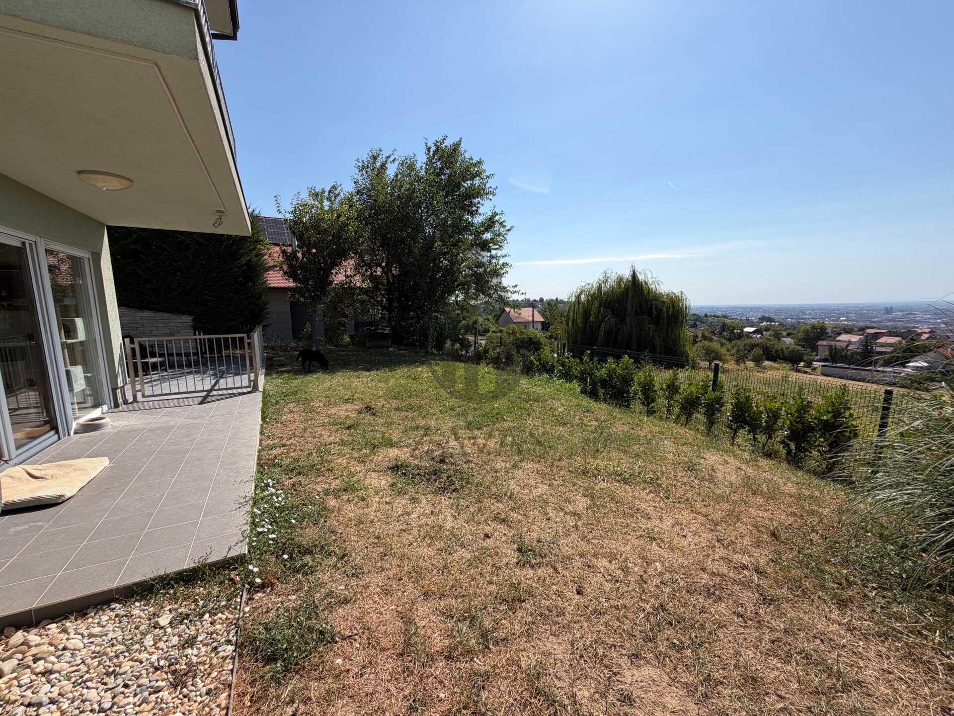 Zagreb, Vrapče: 4-sobni stan 116m2 + dvorište 388m2 + 2 VPM (23)